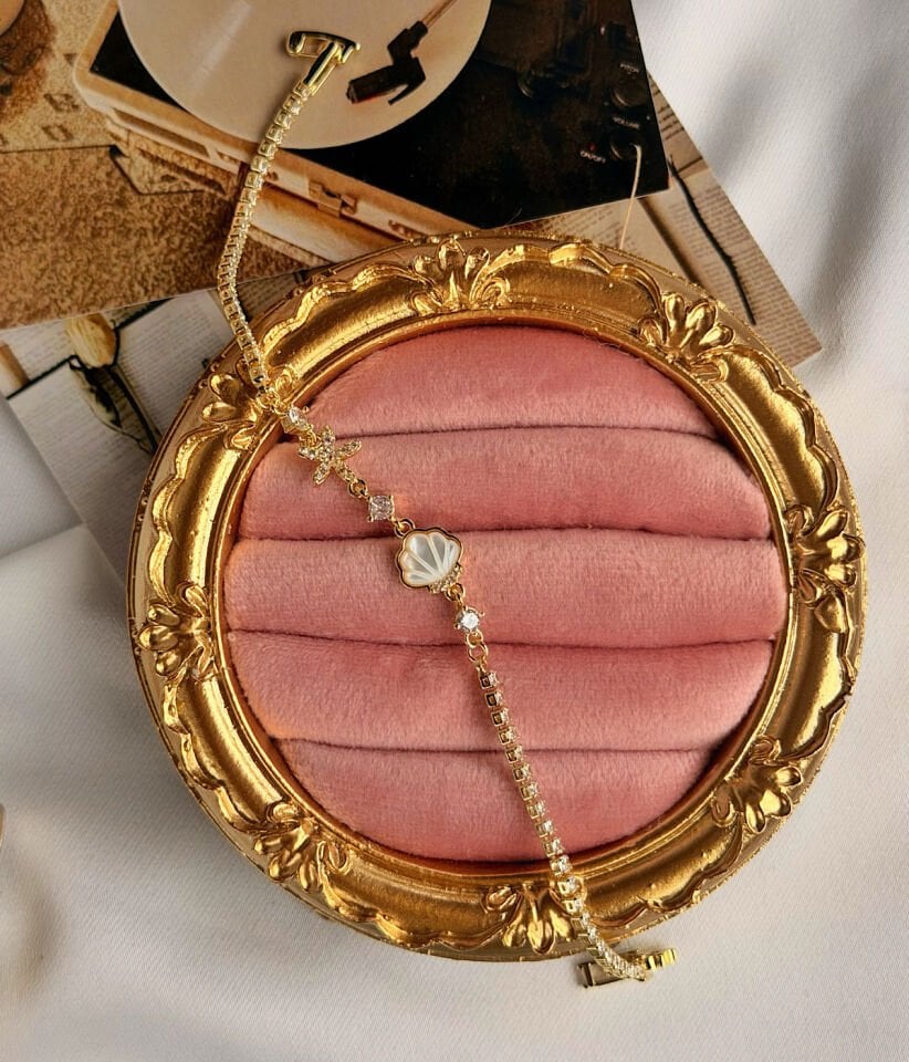 Yıldızlı Deniz Kabuğu Figürlü Tasarım Bileklik