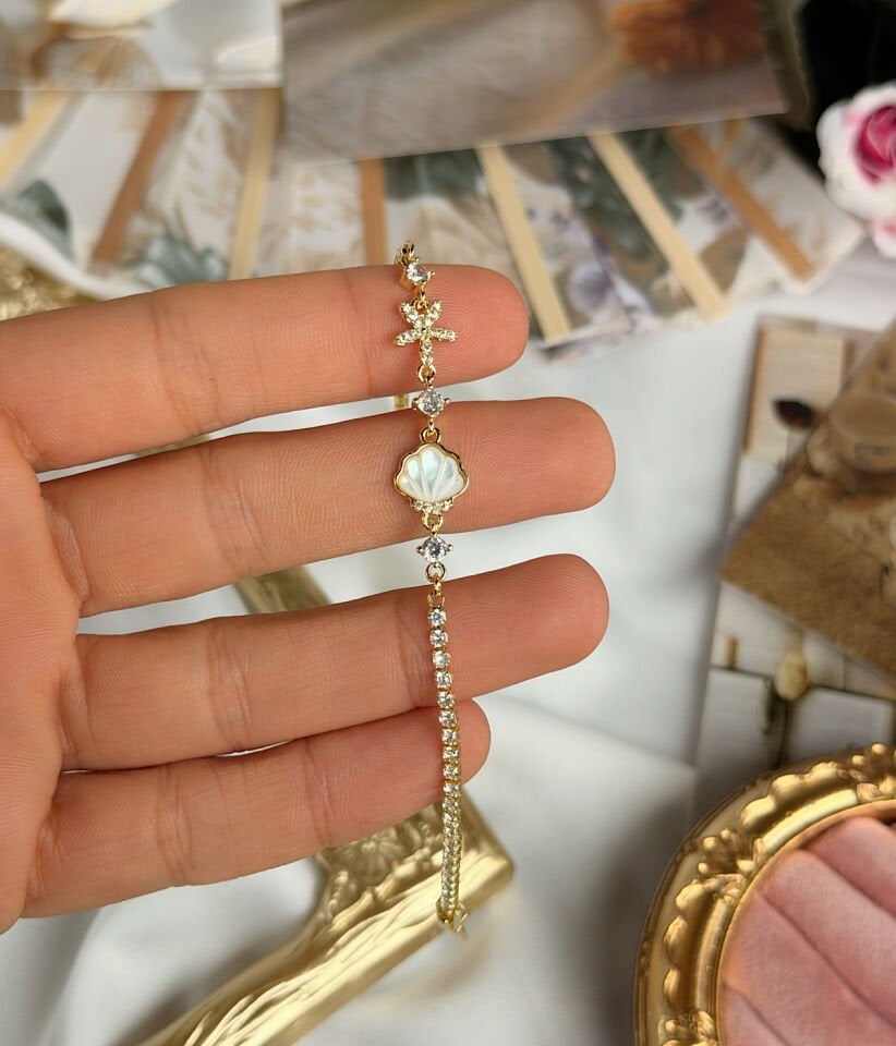 Yıldızlı Deniz Kabuğu Figürlü Tasarım Bileklik