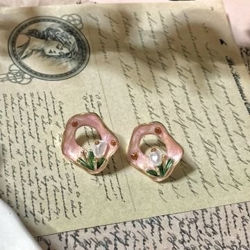 Vintage Asimetrik Tasarım İnci Detay Küpe