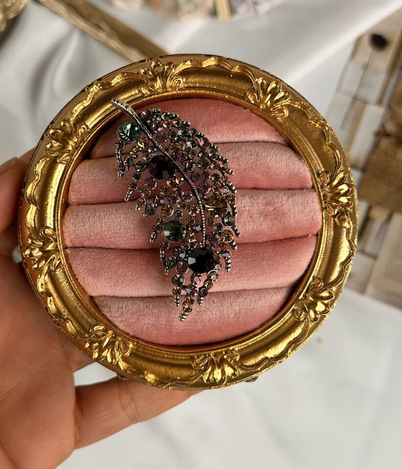 Renkli Kristal Taşlı Yaprak Broş