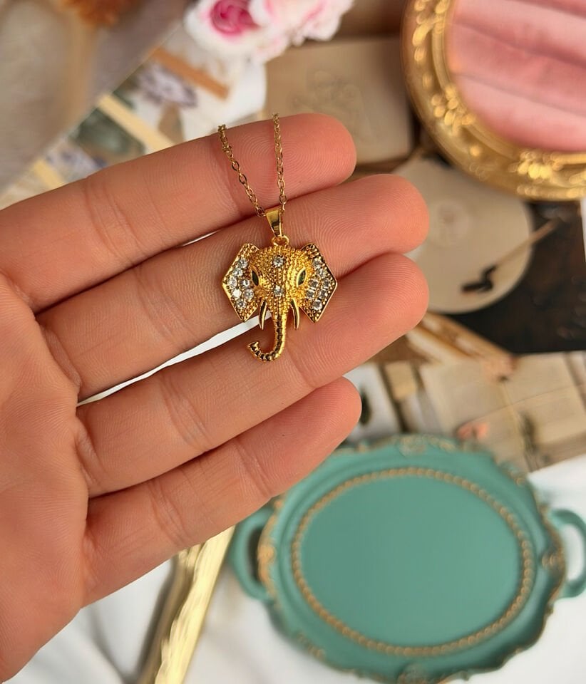 Fil Figürlü Gold Tasarım Kolye