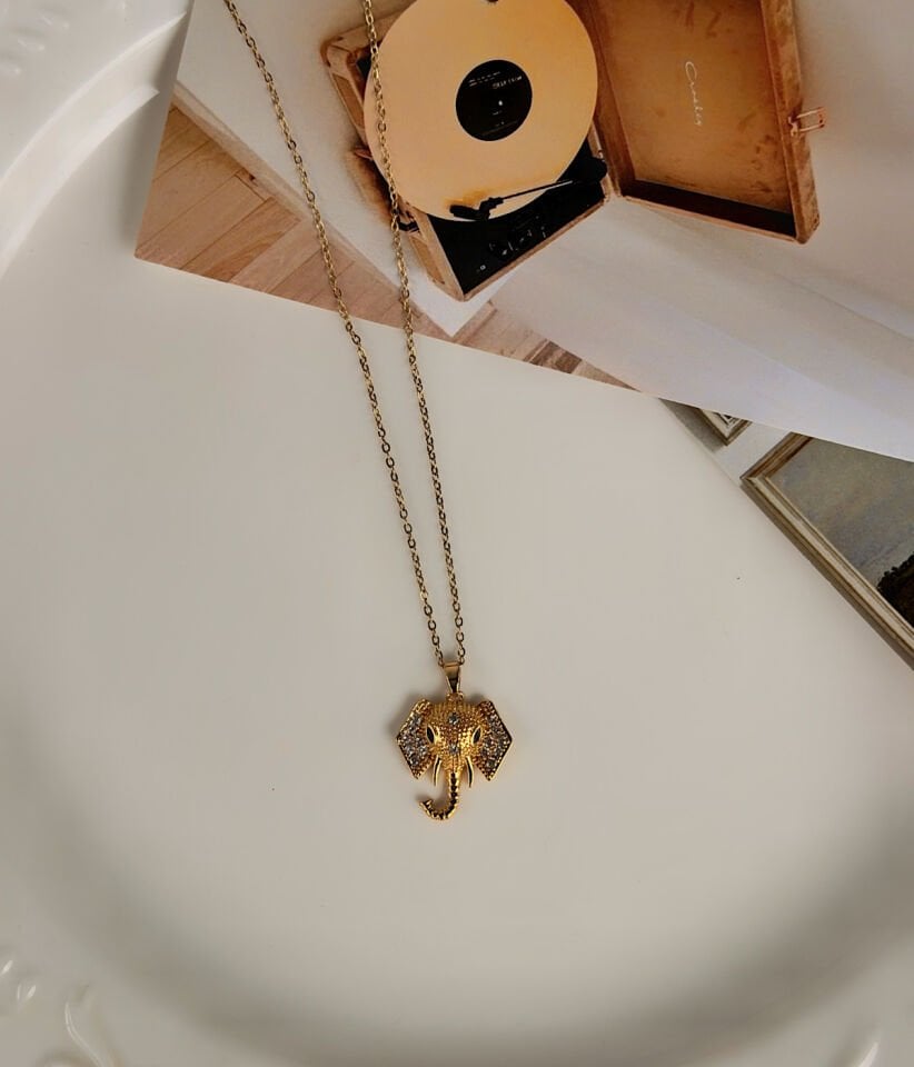 Fil Figürlü Gold Tasarım Kolye