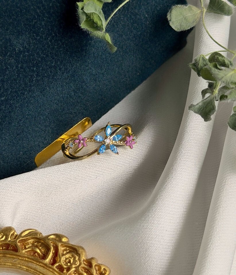 Pembe ve Mavi Çiçek Tasarım Yüzük