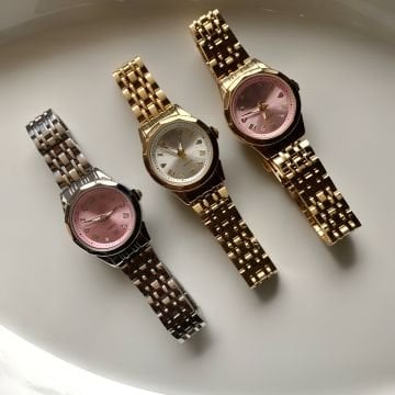 Tasarım Çerçeve Çelik Saatler